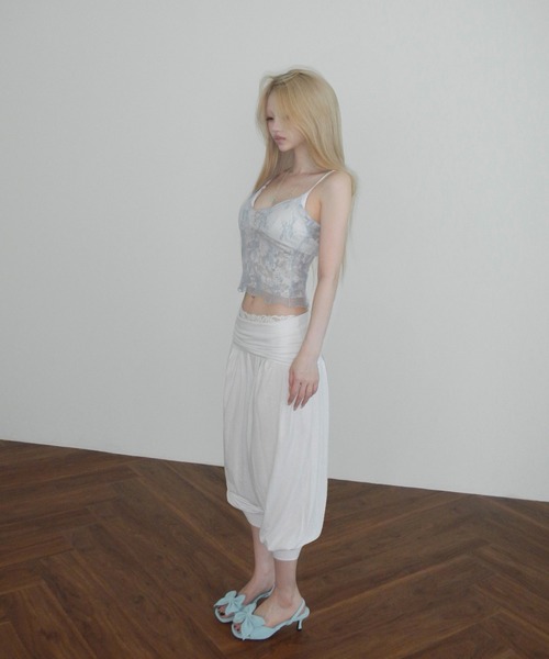 THEAIRTOWN(ジエアタウン)の「sage scarf bustier(キャミソール・レディース・ライトブルー/ブラック・FREE)」の6枚目の写真