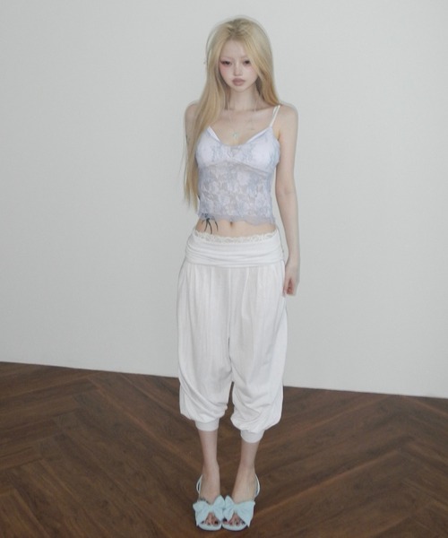 THEAIRTOWN(ジエアタウン)の「sage scarf bustier(キャミソール・レディース・ライトブルー/ブラック・FREE)」の5枚目の写真