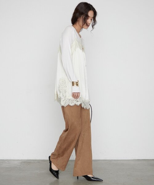 LOUNGEDRESS(ラウンジドレス)の「サテンレースキャミチュニック レイヤード(キャミソール・レディース・チャコールグレー/アイボリー/ベージュ・FREE)」の13枚目の写真
