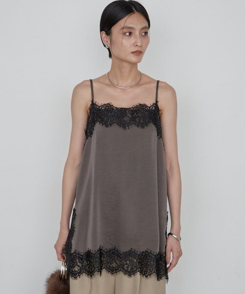 LOUNGEDRESS(ラウンジドレス)の「サテンレースキャミチュニック レイヤード(キャミソール・レディース・チャコールグレー/アイボリー/ベージュ・FREE)」の14枚目の写真