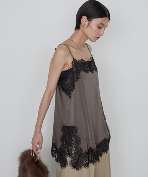 LOUNGEDRESS(ラウンジドレス)の「サテンレースキャミチュニック レイヤード(キャミソール・レディース・チャコールグレー/アイボリー/ベージュ・FREE)」の16枚目の写真