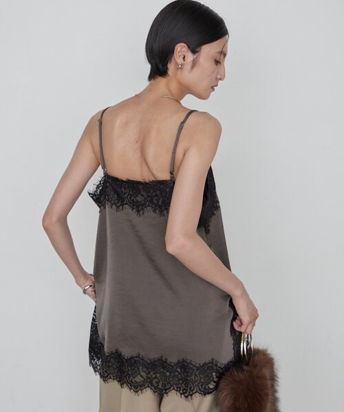 LOUNGEDRESS(ラウンジドレス)の「サテンレースキャミチュニック レイヤード(キャミソール・レディース・チャコールグレー/アイボリー/ベージュ・FREE)」の17枚目の写真
