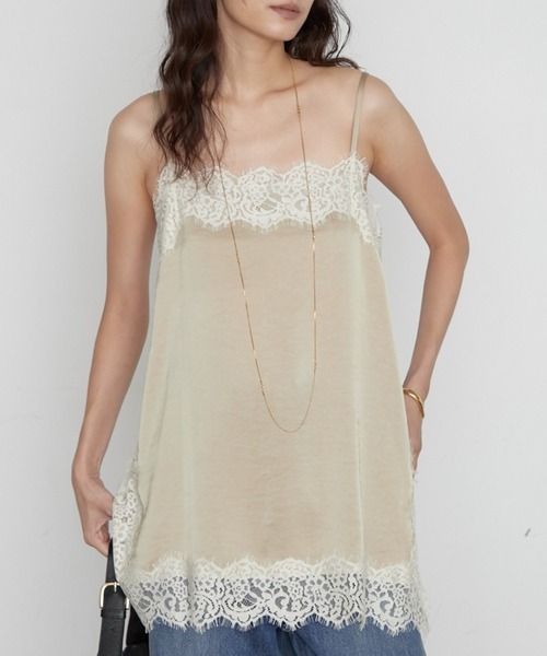 LOUNGEDRESS(ラウンジドレス)の「サテンレースキャミチュニック レイヤード(キャミソール・レディース・チャコールグレー/アイボリー/ベージュ・FREE)」の3枚目の写真