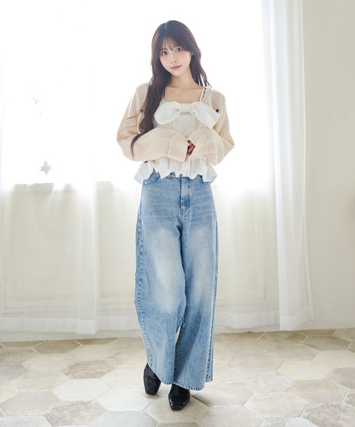 Mi-je(ミジェ)の「ハートレースアップワイドデニムパンツ(その他パンツ・レディース・ダークブルー/ライトブルー・S/M)」の4枚目の写真
