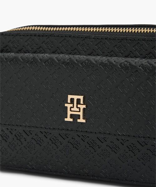 TOMMY HILFIGER(トミーヒルフィガー)の「TH アイコンカメラバッグ(ショルダーバッグ・レディース・ブラック・FREE)」の4枚目の写真