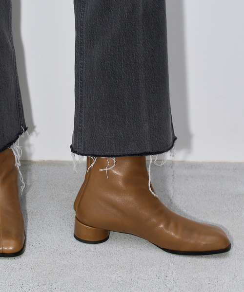 GRISE(グリーズ)の「《/WEB+一部店舗限定》GRISE3cmレザーCURVYショートブーツ(ブーツ・レディース・ブラック/チャコールグレー/ウッド・SMALL/MEDIUM/LARGE/X-LARGE)」の8枚目の写真