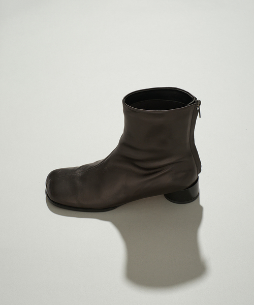 GRISE(グリーズ)の「《/WEB+一部店舗限定》GRISE3cmレザーCURVYショートブーツ(ブーツ・レディース・ブラック/チャコールグレー/ウッド・SMALL/MEDIUM/LARGE/X-LARGE)」の18枚目の写真