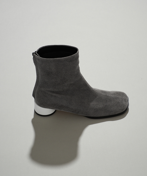 GRISE(グリーズ)の「《/WEB+一部店舗限定》GRISE3cmレザーCURVYショートブーツ(ブーツ・レディース・ブラック/チャコールグレー/ウッド・SMALL/MEDIUM/LARGE/X-LARGE)」の22枚目の写真