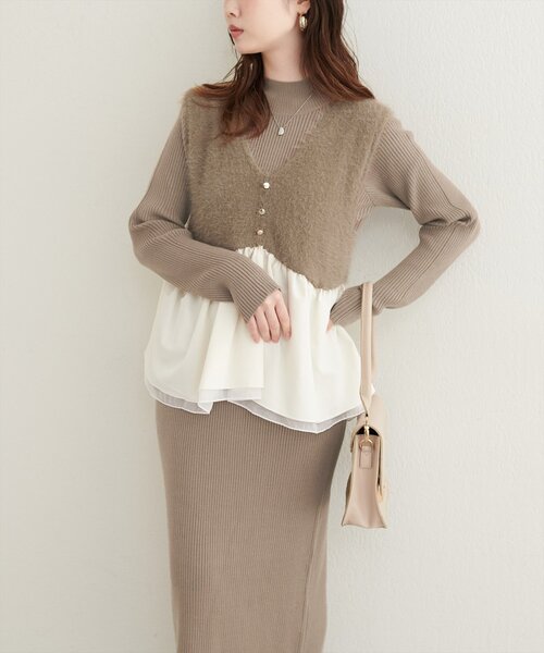 natural couture(ナチュラルクチュール)の「異素材ペプラムベスト×ニットワンピース(ワンピース・レディース・ブラウン/オフホワイト/モカ/ブラック・MEDIUM/LARGE)」の4枚目の写真