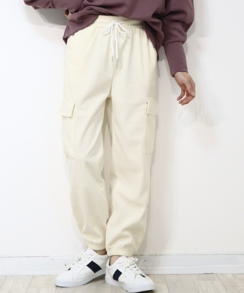 DISKEEN SURE(ディスキーンシュアー)の「ほっこり秋冬におすすめ!ニットコーデュロイ カーゴジョガーパンツ(カーゴパンツ・レディース・オフホワイト/ブラウン/ベージュ/ブラック・FREE)」の7枚目の写真