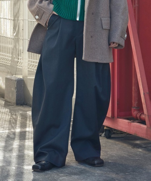 CONZ（コンズ）の「curve leg trousers GABA（スラックス・メンズ・ダークブラウン/ダークグレー/ブラック・1/4/3/2）」の2枚目の写真
