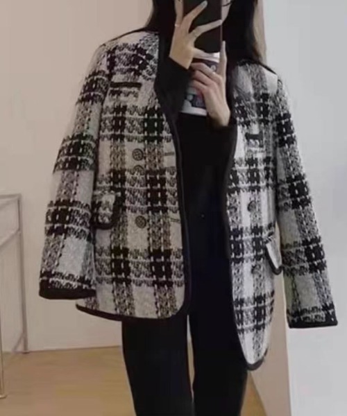 AMAJI（アマジ）の「ツイード柄 ノーカラージャケット（ノーカラージャケット・レディース・ブラック・MEDIUM/LARGE/X-LARGE）」の3枚目の写真