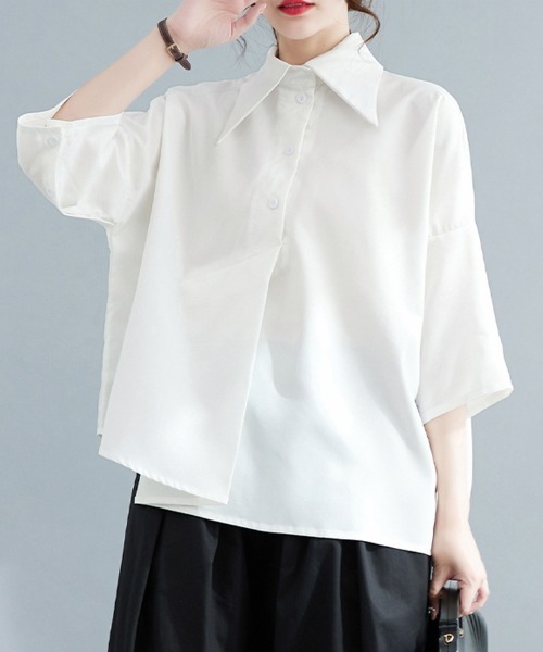 ReRe(リリ)の「ビッグカラーアシンメトリー半袖シャツブラウス(シャツ/ブラウス・レディース・ブラック/ホワイト・MEDIUM/X-LARGE/LARGE)」の6枚目の写真