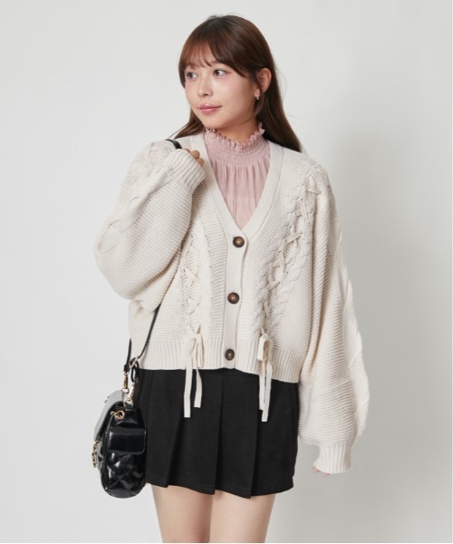 GORGE（ゴージ）の「レースアップ ケーブルニットカーディガン｜全4色（カーディガン/ボレロ・レディース・チャコール/ベージュ/アイボリー/ボルドー・F）」の10枚目の写真