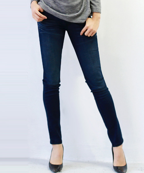 REAL CUBE(リアルキューブ)の「REAL CUBE リラックスモダールスキニーデニム(デニムパンツ・レディース・ネイビー/ブルー系その他/ブルー・38/40/36)」の2枚目の写真