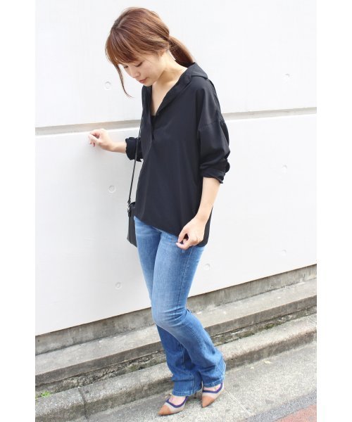 FIGARO Paris（フィガロパリ）の「ドルマンスリーブエフォートレスシャツ◆（シャツ/ブラウス・レディース・ブラック/カーキ/ホワイト・36/38）」の4枚目の写真