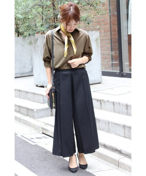 FIGARO Paris（フィガロパリ）の「ドルマンスリーブエフォートレスシャツ◆（シャツ/ブラウス・レディース・ブラック/カーキ/ホワイト・36/38）」の6枚目の写真