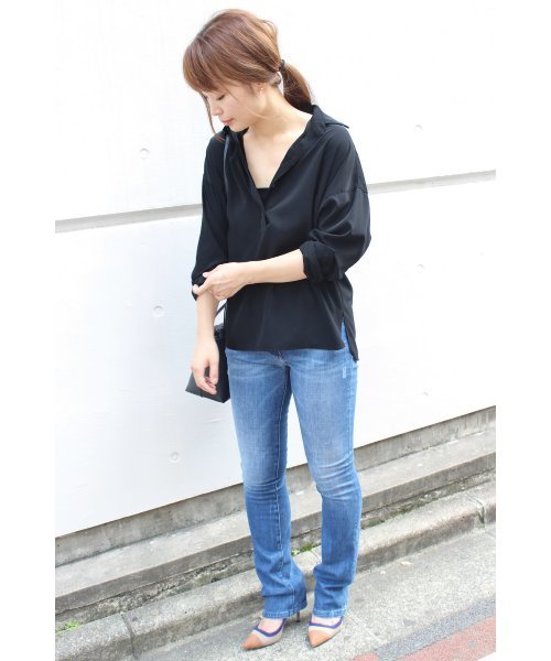 FIGARO Paris（フィガロパリ）の「ドルマンスリーブエフォートレスシャツ◆（シャツ/ブラウス・レディース・ブラック/カーキ/ホワイト・36/38）」の16枚目の写真