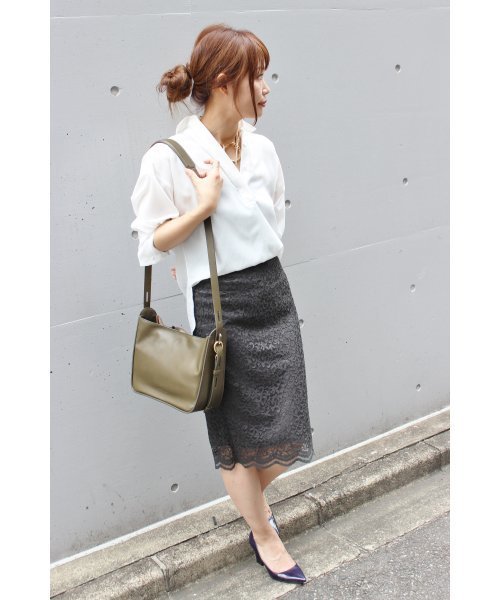 FIGARO Paris（フィガロパリ）の「ドルマンスリーブエフォートレスシャツ◆（シャツ/ブラウス・レディース・ブラック/カーキ/ホワイト・36/38）」の9枚目の写真