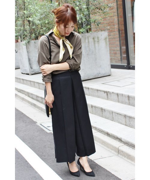 FIGARO Paris（フィガロパリ）の「ドルマンスリーブエフォートレスシャツ◆（シャツ/ブラウス・レディース・ブラック/カーキ/ホワイト・36/38）」の12枚目の写真