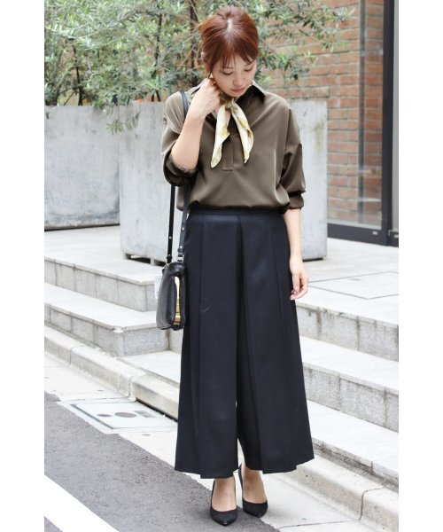 FIGARO Paris（フィガロパリ）の「ドルマンスリーブエフォートレスシャツ◆（シャツ/ブラウス・レディース・ブラック/カーキ/ホワイト・36/38）」の13枚目の写真