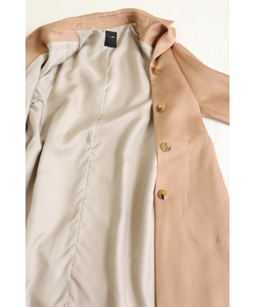 FIGARO Paris（フィガロパリ）の「TAダブルサテンステンカラーコート◆（ステンカラーコート・レディース・ブラック/キャメル・36/38）」の15枚目の写真