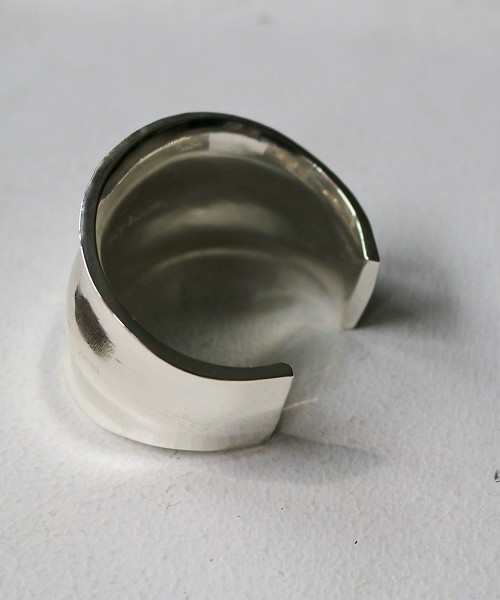TODAYFUL(トゥデイフル)の「TODAYFUL(トゥディフル) ''Wide Nuance Bangle''/ワイドニュアンスバングル/11810912(バングル/リストバンド・レディース・シルバー・ONE SIZE)」の6枚目の写真