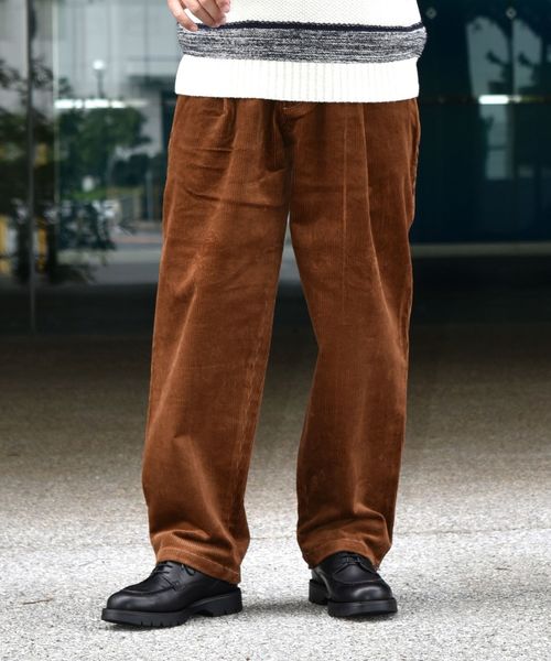 SHIPS（シップス）の「SU: 8W コーデュロイ ワイドパンツ（その他パンツ・メンズ・チャコールグレー/ブラック/キャメル・SMALL/MEDIUM/LARGE）」の3枚目の写真