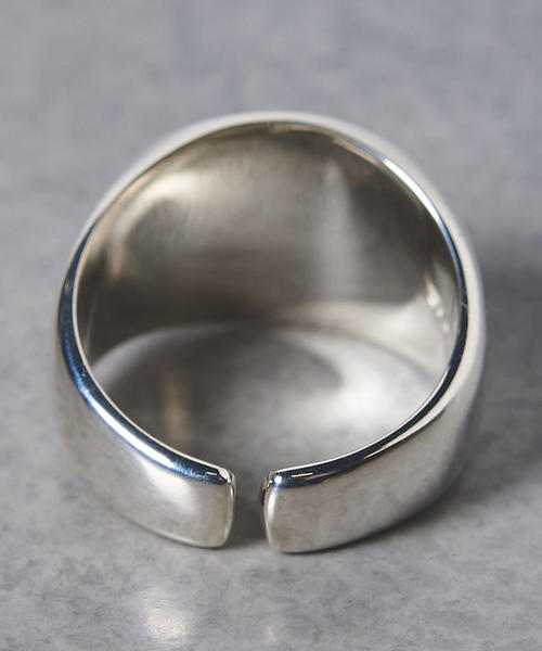 UNITED ARROWS（ユナイテッドアローズ）の「UWSC オーバル リング ②◆（リング・レディース・シルバー・FREE）」の4枚目の写真