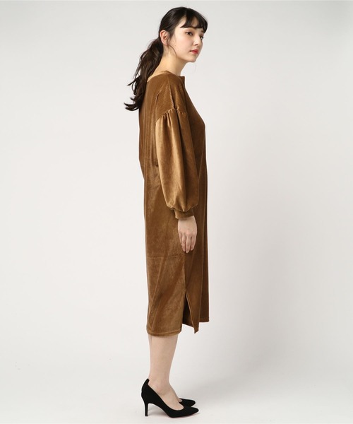 Bou Jeloud（ブージュルード）の「【WEB限定】ベロアコールキーネックワンピース（ワンピース・レディース・ブラック/カーキ/キャメル・FREE）」の4枚目の写真