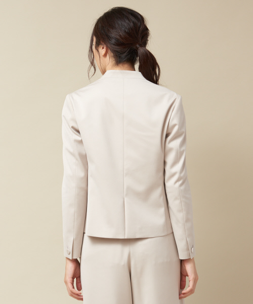 qualite（カリテ）の「タスランサテンジャケット（テーラードジャケット・レディース・グレイッシュベージュ/ダークネイビー/ピンクベージュ・34/36/38/40）」の7枚目の写真