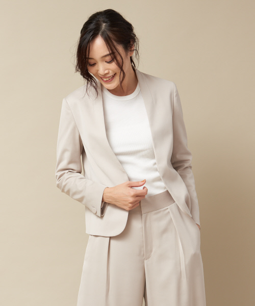 qualite（カリテ）の「タスランサテンジャケット（テーラードジャケット・レディース・グレイッシュベージュ/ダークネイビー/ピンクベージュ・34/36/38/40）」の15枚目の写真