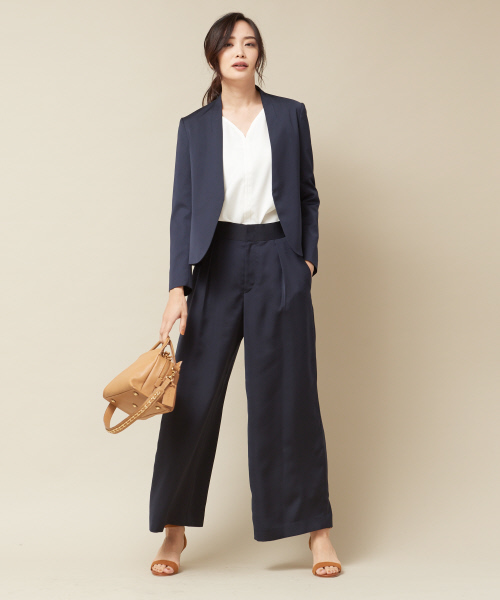 qualite（カリテ）の「タスランサテンジャケット（テーラードジャケット・レディース・グレイッシュベージュ/ダークネイビー/ピンクベージュ・34/36/38/40）」の21枚目の写真