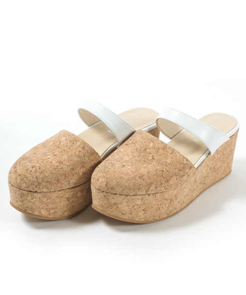 ARCHI（アーキ）の「AVE WEDGE SANDAL（サンダル・レディース・ホワイト/ブラック/シルバー・38/36/37）」の2枚目の写真