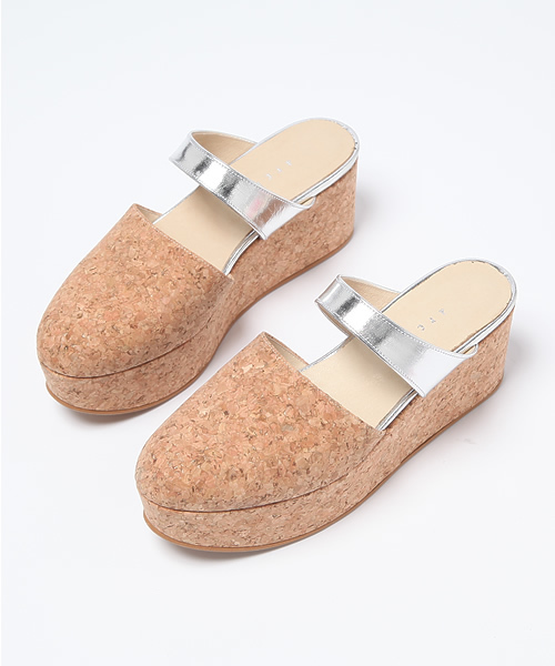 ARCHI（アーキ）の「AVE WEDGE SANDAL（サンダル・レディース・ホワイト/ブラック/シルバー・38/36/37）」の4枚目の写真