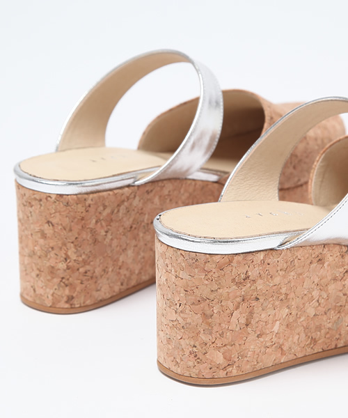 ARCHI（アーキ）の「AVE WEDGE SANDAL（サンダル・レディース・ホワイト/ブラック/シルバー・38/36/37）」の11枚目の写真