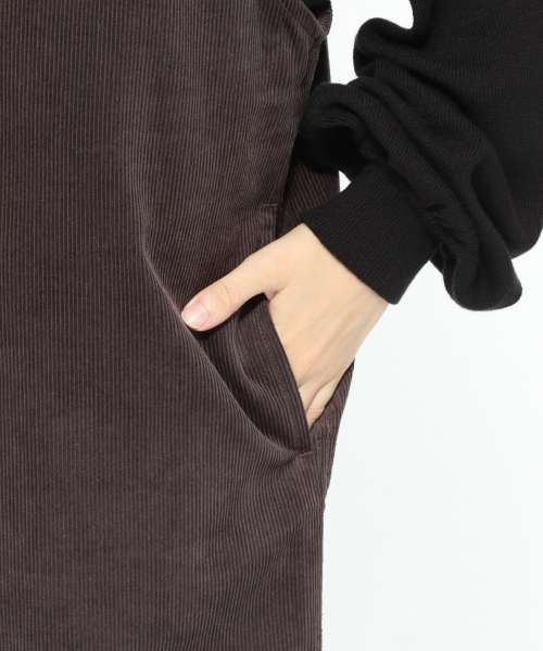 LAKOLE（ラコレ）の「11Wコーデュロイサロペット / LAKOLE（サロペット/オーバーオール・レディース・ベージュ/ブラウン/アイボリー/チャコール・SMALL/MEDIUM）」の21枚目の写真