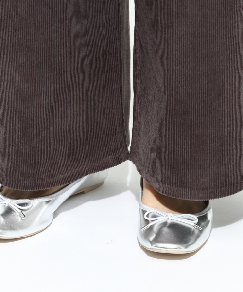 LAKOLE（ラコレ）の「11Wコーデュロイサロペット / LAKOLE（サロペット/オーバーオール・レディース・ベージュ/ブラウン/アイボリー/チャコール・SMALL/MEDIUM）」の22枚目の写真