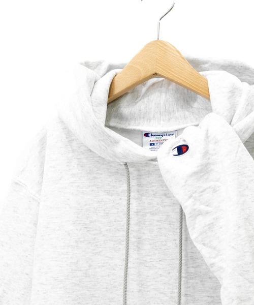 Champion（チャンピオン）の「Champion/チャンピオン　　オーバーサイズスウェットパーカー（パーカー・メンズ・ブラック/グレー/チャコールグレー/ライトグレー/ロイヤルブルー/レッド系その他/マルーン/ダークグリーン/ネイビー・MEDIUM/LARGE/X-LARGE/XX-LARGE/SMALL）」の21枚目の写真