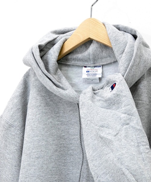 Champion（チャンピオン）の「Champion/チャンピオン　　オーバーサイズスウェットパーカー（パーカー・メンズ・ブラック/グレー/チャコールグレー/ライトグレー/ロイヤルブルー/レッド系その他/マルーン/ダークグリーン/ネイビー・MEDIUM/LARGE/X-LARGE/XX-LARGE/SMALL）」の18枚目の写真