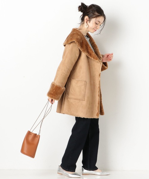 archives(アルシーヴ)の「ショールカラームートン(ムートンコート・レディース・ブラウン/アイボリー/ベージュ・MEDIUM)」の6枚目の写真