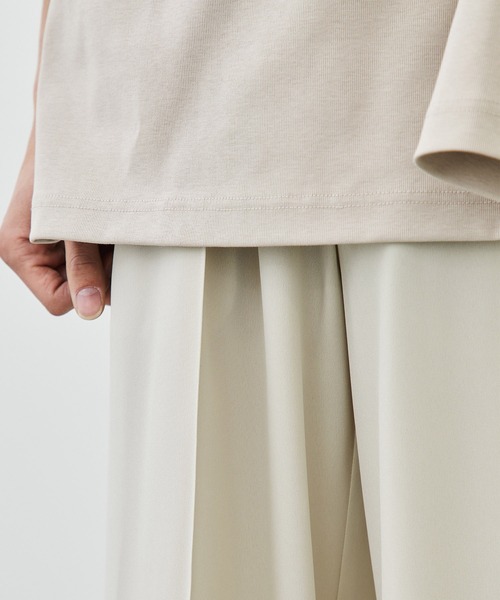 PUBLIC TOKYO(パブリックトウキョウ)の「ピンタックワイドフレアスラックス(スラックス・メンズ・ライトグレー/ライトブラウン/ブラック・1/2/3)」の4枚目の写真