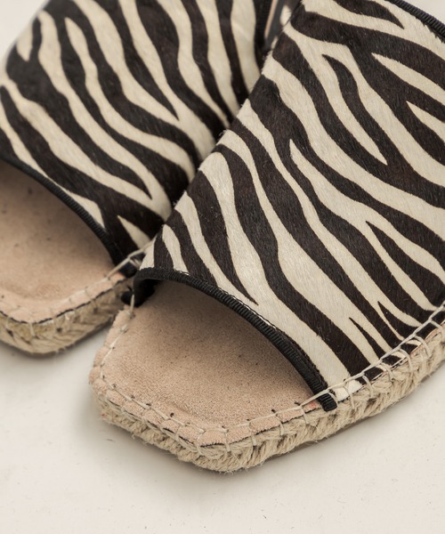 CAPRICIEUX LE'MAGE(カプリシューレマージュ)の「ジュートサンダル(サンダル・レディース・ブラック・39/37)」の2枚目の写真