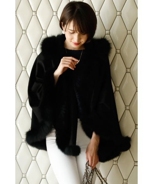ポンチョ コート アウター 黒 ファー カシミヤ ファー付き黒ポンチョ ファー ポンチョ 優しい雰囲気の大判カシミヤ100