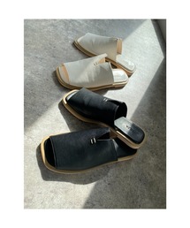 MLI'A | スクエアトゥオープンフラットサンダル(サンダル)