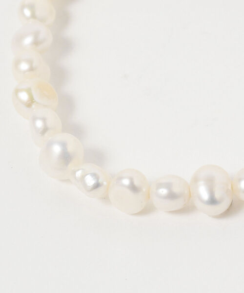 BEAMS BOY（ビームスボーイ）の「ROSETTA PRAYER / 淡水パール ブレスレット（ブレスレット・レディース・ホワイト・ONE SIZE）」の4枚目の写真
