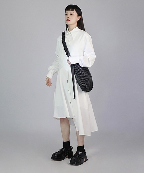 chuclla(チュクラ)の「【chuclla】Pleats shoulder 2way bag cha201(ショルダーバッグ・レディース・ブラック・FREE)」の6枚目の写真