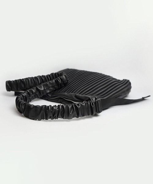 chuclla(チュクラ)の「【chuclla】Pleats shoulder 2way bag cha201(ショルダーバッグ・レディース・ブラック・FREE)」の22枚目の写真