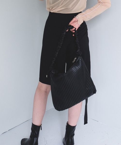 chuclla(チュクラ)の「【chuclla】Pleats shoulder 2way bag cha201(ショルダーバッグ・レディース・ブラック・FREE)」の12枚目の写真