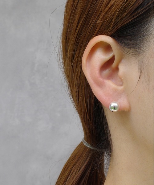 SIGNAL（シグナル）の「【SIGNAL/シグナル】silver925 ハーフボールピアス / シルバー925（ピアス（両耳用）・レディース・シルバー・FREE）」の2枚目の写真